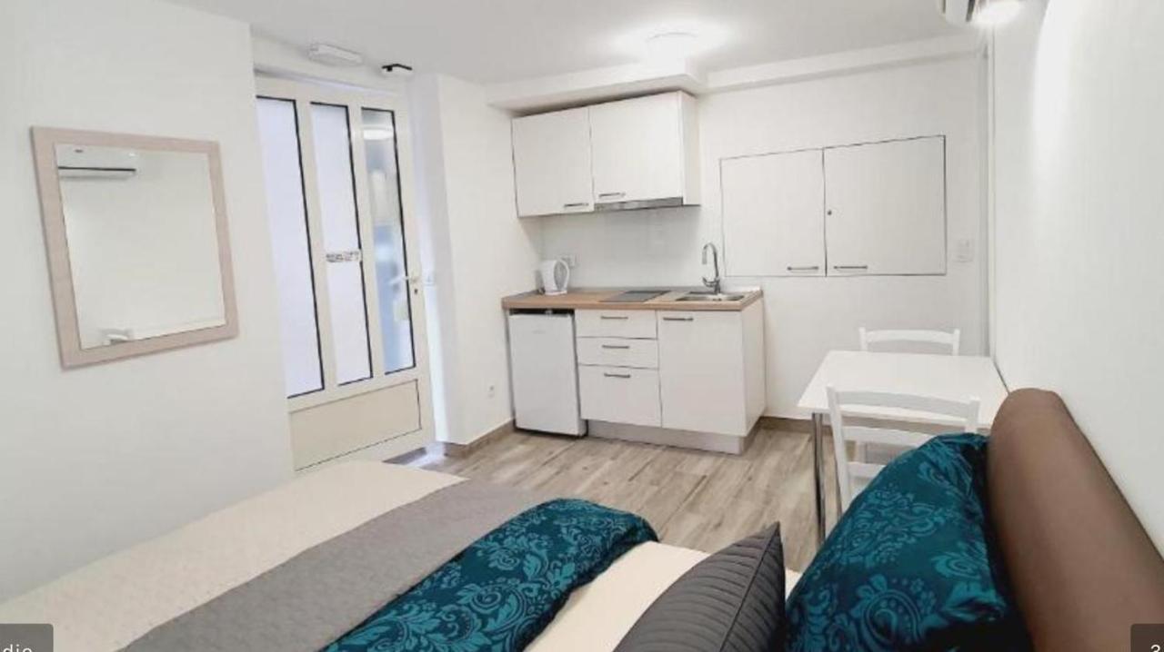 Viking Sweet Apartment Split Exterior photo